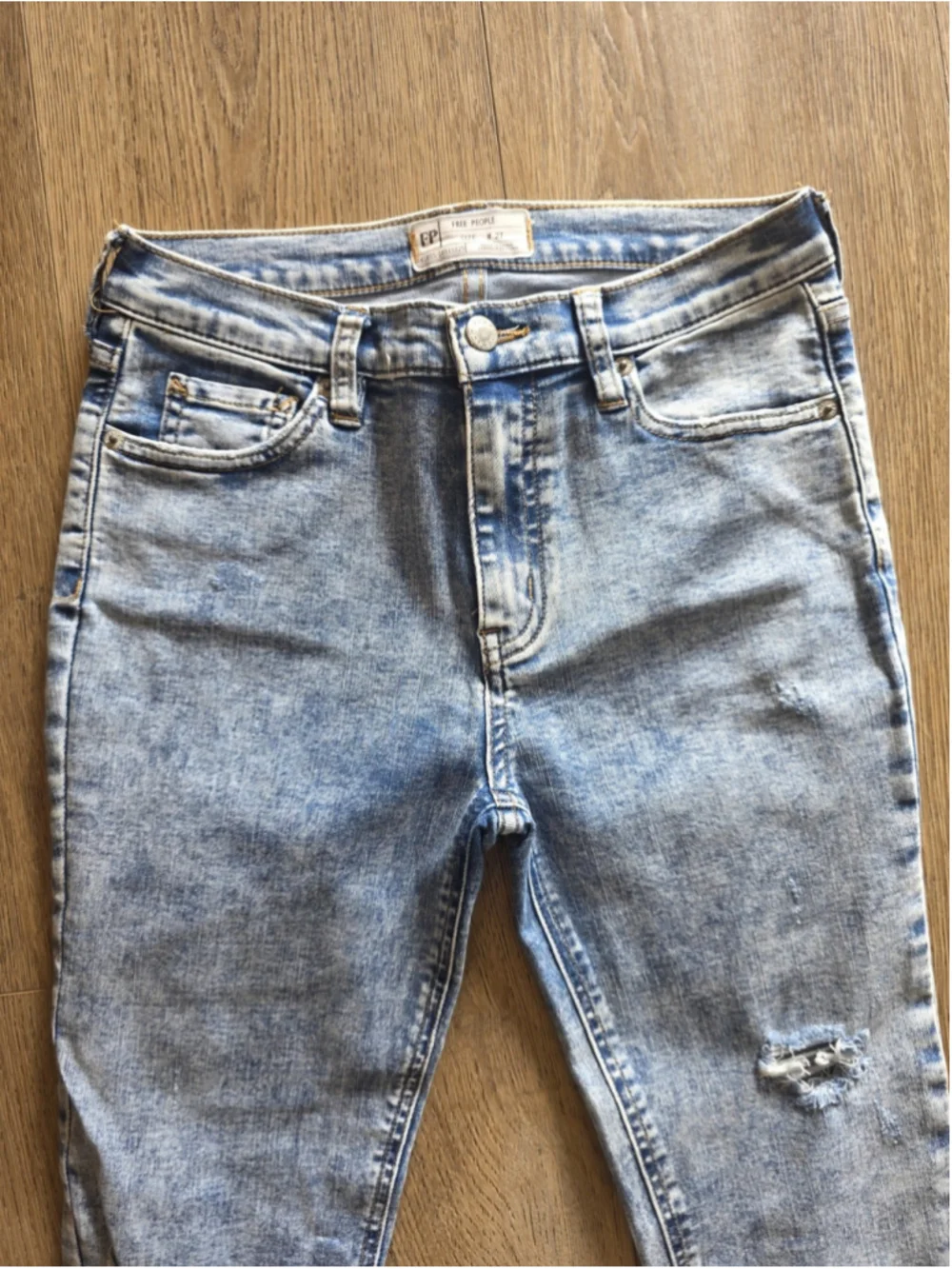 Free People Skinny Jeans 27x26 Acid Wash Distressed Raw Hem Ankle Boho Y2K Indie